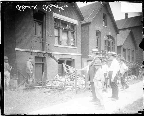 ECC | [Chicago race riot, white men, boys standing in front of van