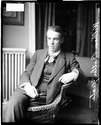 William mod. Уильям франке. Уильям батлер йейтс поэт. William wythers'overhauled overworld. Вильям модель.