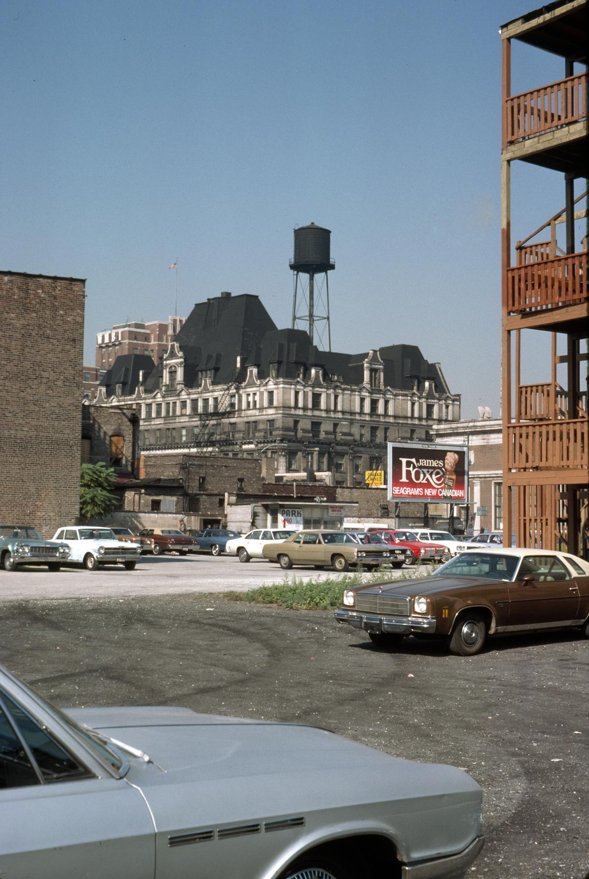 181 N Clark St Parking - zqvv2v4